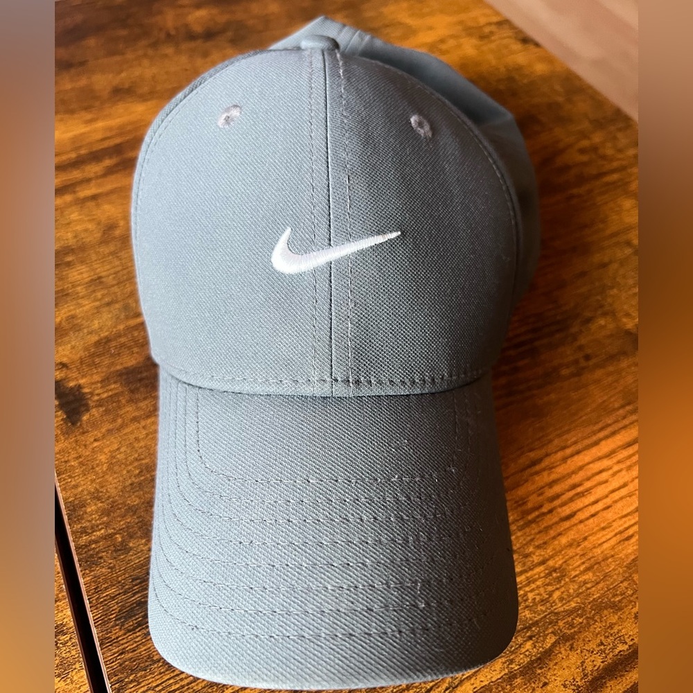 Nike Men's Blue Cap